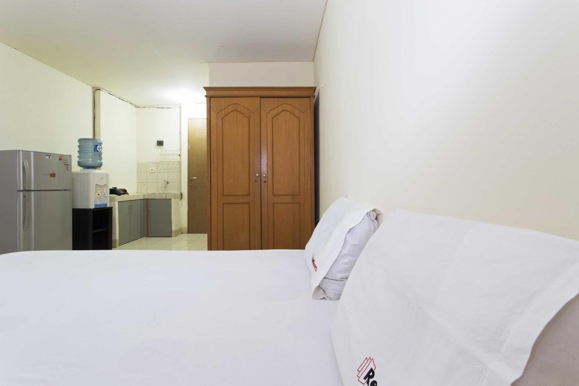 Reddoorz Apartment @ Pulo Gadung ジャカルタ エクステリア 写真