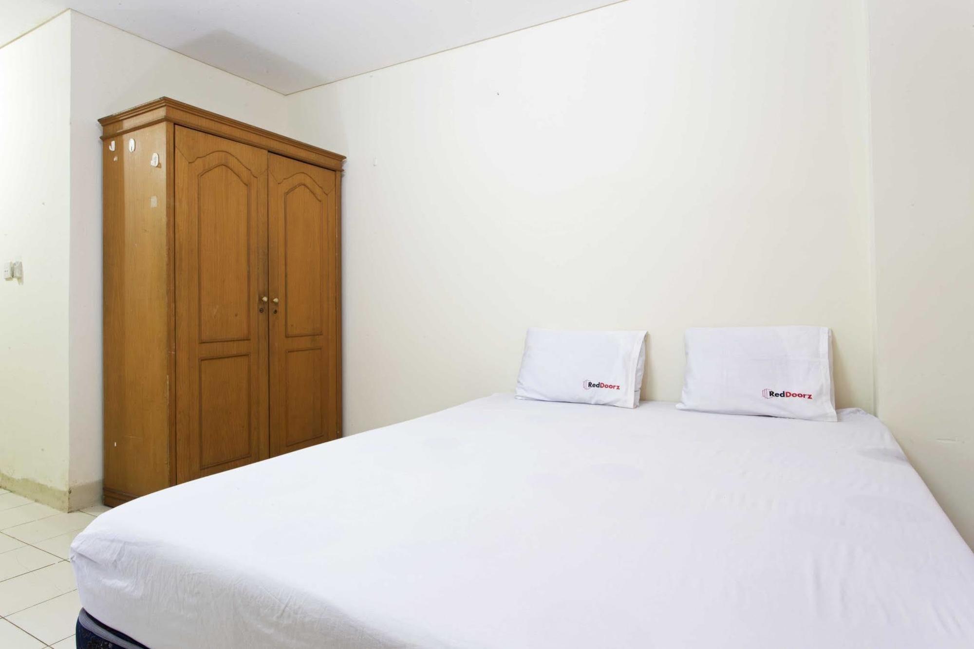 Reddoorz Apartment @ Pulo Gadung ジャカルタ エクステリア 写真