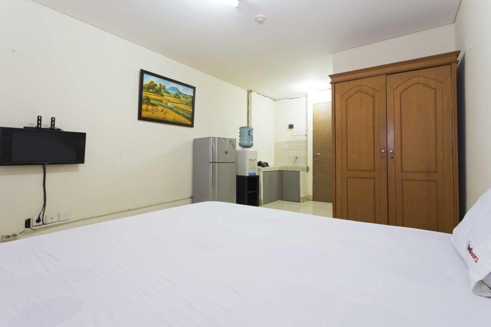 Reddoorz Apartment @ Pulo Gadung ジャカルタ エクステリア 写真
